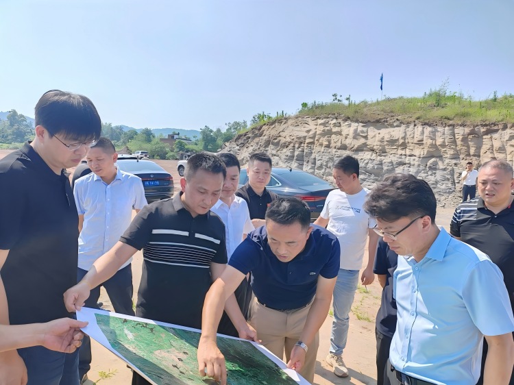 隆昌市委副书记、市长任伟调研成渝扩容项目（隆昌段）建设推进情况